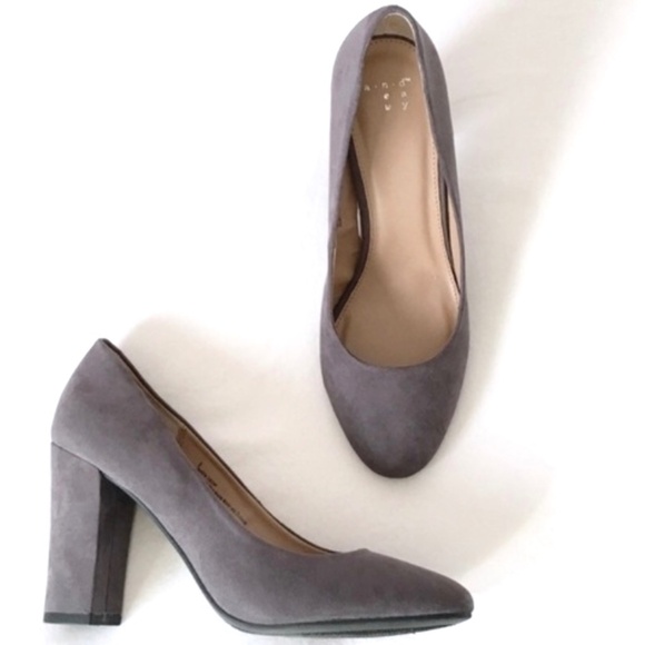 ELLORI GRAY TAUPE SLIP ON A NEW DAY SUEDE BLOCK MINIMALIST HEELS SZ 6 - Picture 1 of 16